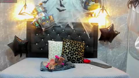 Snapshot of krystal_taylor23 chatting on 18, 10, 2025 Kystal Taylor online show from 18, 10, 2025