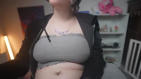 Snapshot of krystalsyxx chatting on 7, 2, 2025 Krystal Syx online show from 7, 2, 2025