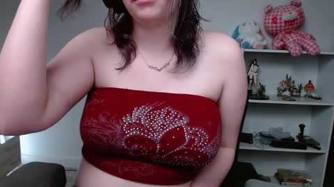 Snapshot of krystalsyxx chatting on 19, 5, 2026 Krystal Syx online show from 19, 5, 2026