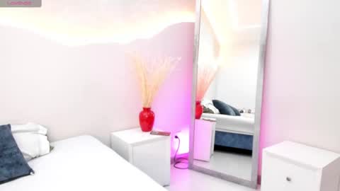 Snapshot of krystalwoodss chatting on 1, 10, 2025 Krystal online show from 1, 10, 2025