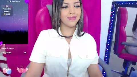 Snapshot of krysten_ritter2 chatting on 7, 3, 2025 krys online show from 7, 3, 2025