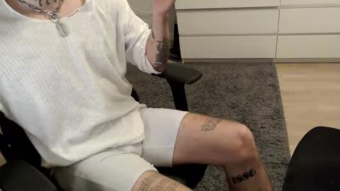 Snapshot of kyle_alternative chatting on 13, 10, 2025 Kyle online show from 13, 10, 2025