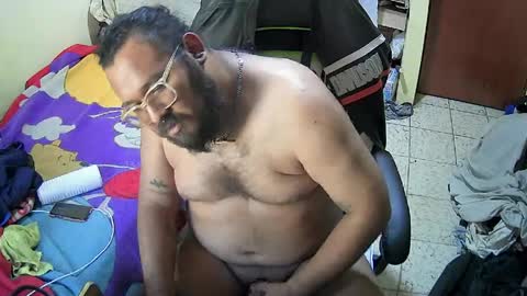 Snapshot of kyledonovvan chatting on 16, 4, 2026 Kyle online show from 16, 4, 2026