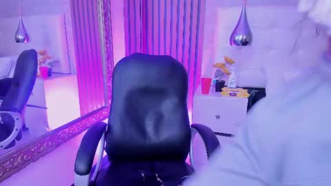 Snapshot of kylepresly chatting on 25, 6, 2026 Kyle online show from 25, 6, 2026