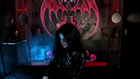 Snapshot of kylie_foxx1 chatting on 26, 4, 2026 submissive demon Please help me to reach 500 thumbs up online show from 26, 4, 2026