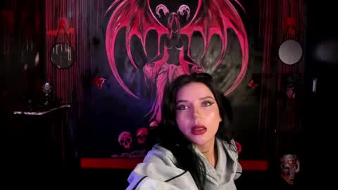 Snapshot of kylie_foxx1 chatting on 28, 4, 2026 submissive demon Please help me to reach 500 thumbs up online show from 28, 4, 2026