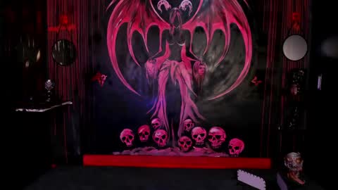 Snapshot of kylie_foxx1 chatting on 1, 5, 2026 submissive demon Please help me to reach 500 thumbs up online show from 1, 5, 2026