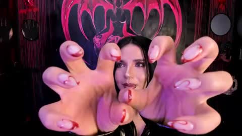 Snapshot of kylie_foxx1 chatting on 14, 7, 2026 submissive demon Please help me to reach 500 thumbs up online show from 14, 7, 2026