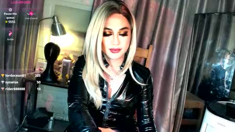 Snapshot of kylie_iyutera chatting on 13, 2, 2025 kylie online show from 13, 2, 2025