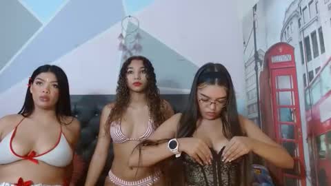 kylie_jenner18 online show from 18, 11, 2025