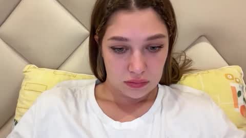 Snapshot of kylieblond chatting on 17, 4, 2026 Din online show from 17, 4, 2026