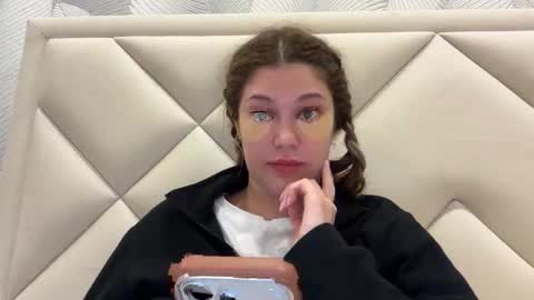 Snapshot of kylieblond chatting on 21, 4, 2026 Din online show from 21, 4, 2026