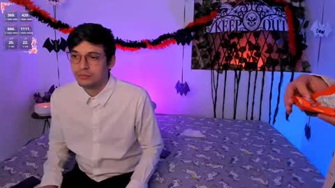 Snapshot of kylietimothee chatting on 17, 10, 2025 kylietimothee online show from 17, 10, 2025