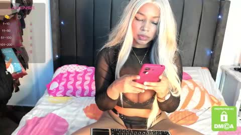 kylie white boobs online show from 10, 2, 2025