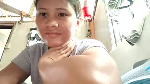 Snapshot of kyliexx98 chatting on 8, 10, 2025 kylie online show from 8, 10, 2025