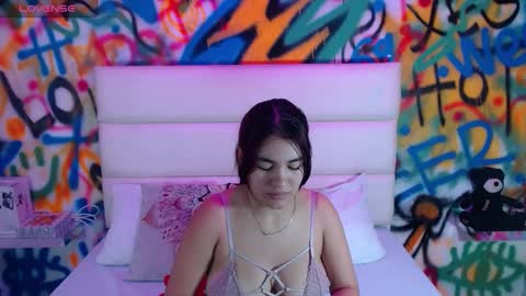 Snapshot of kyliiebaker chatting on 13, 1, 2025 Kylie online show from 13, 1, 2025