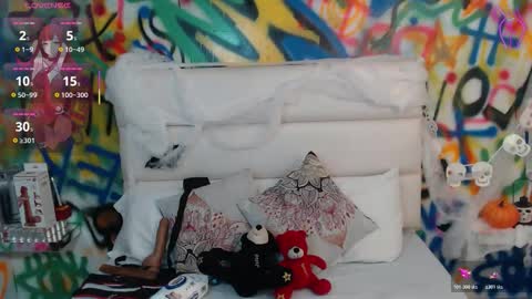 Snapshot of kyliiebaker chatting on 23, 10, 2025 Kylie online show from 23, 10, 2025