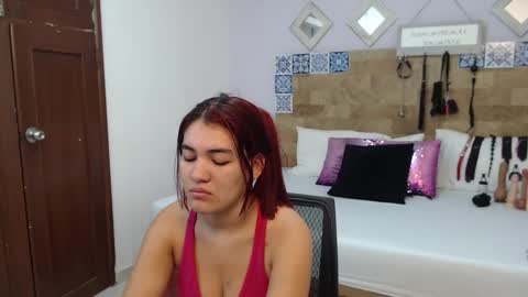 Snapshot of kyliiebaker chatting on 16, 11, 2025 Kylie online show from 16, 11, 2025