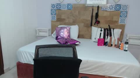 Snapshot of kyliiebaker chatting on 20, 11, 2025 Kylie online show from 20, 11, 2025