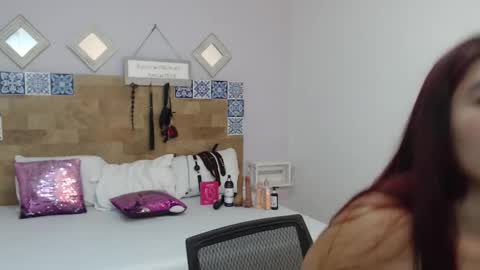 Snapshot of kyliiebaker chatting on 21, 11, 2025 Kylie online show from 21, 11, 2025