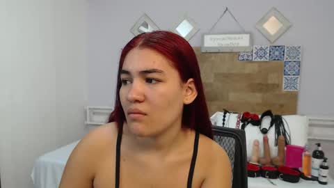 Snapshot of kyliiebaker chatting on 29, 11, 2025 Kylie online show from 29, 11, 2025