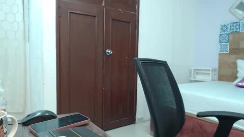 Snapshot of kyliiebaker chatting on 15, 12, 2025 Kylie online show from 15, 12, 2025