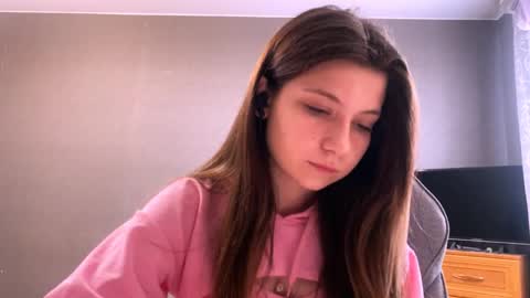 Snapshot of kymberlychimes chatting on 28, 4, 2026 Kary online show from 28, 4, 2026
