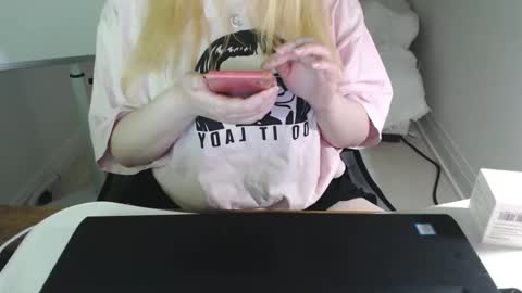 Snapshot of kymchi chatting on 4, 4, 2026 Check Out My NSFW OnlyFans Link On Bio online show from 4, 4, 2026