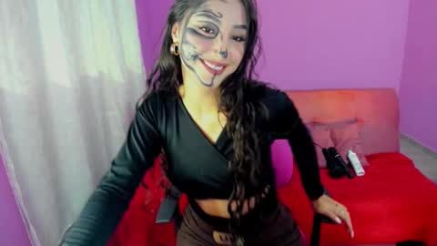 Snapshot of kymgiraldo8 chatting on 27, 10, 2025 Kym Giraldo online show from 27, 10, 2025