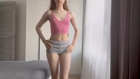 Snapshot of kyragraise chatting on 23, 6, 2026 Kira online show from 23, 6, 2026