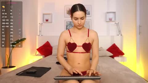 Snapshot of l1ttle_kiki chatting on 30, 3, 2026 Viktoria White online show from 30, 3, 2026