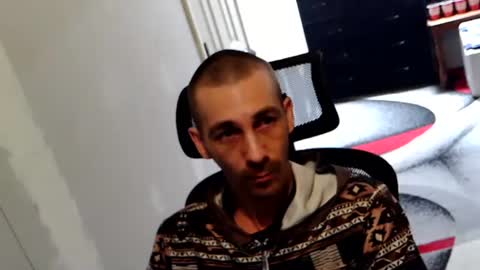 Snapshot of l1v1nth3dr3am chatting on 25, 3, 2026 l1v1nth3dr3am online show from 25, 3, 2026