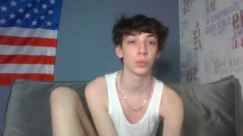 Snapshot of l8199 chatting on 15, 4, 2026 liam online show from 15, 4, 2026