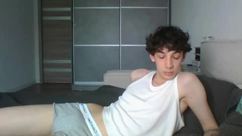 Snapshot of l8199 chatting on 22, 4, 2026 liam online show from 22, 4, 2026