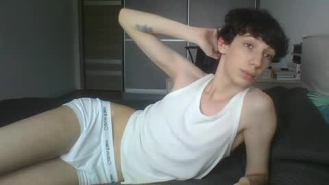 Snapshot of l8199 chatting on 23, 4, 2026 liam online show from 23, 4, 2026