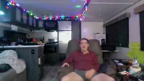 Snapshot of l8tniter chatting on 15, 12, 2025 l8tniter online show from 15, 12, 2025