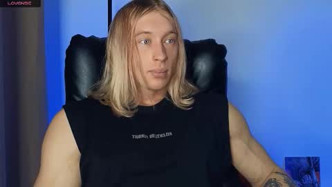 Snapshot of l_adonis_l chatting on 18, 12, 2025 Adonis online show from 18, 12, 2025