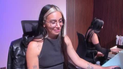 Snapshot of la_monitora chatting on 24, 4, 2026 T A T I A N A online show from 24, 4, 2026