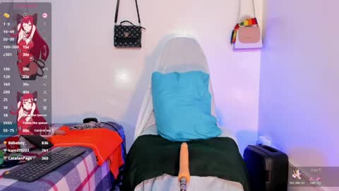 Snapshot of la_ratona_1 chatting on 7, 4, 2026 AriSaray online show from 7, 4, 2026