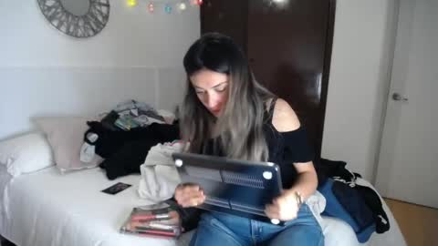Snapshot of la_rola_ chatting on 2, 6, 2026 Catalina online show from 2, 6, 2026