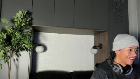 Snapshot of labrinthteasing chatting on 9, 10, 2025 labrinthteasing online show from 9, 10, 2025