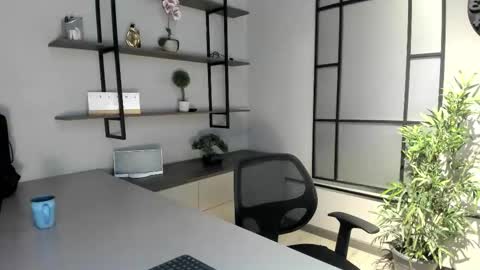 Snapshot of labrinthteasing chatting on 19, 10, 2025 labrinthteasing online show from 19, 10, 2025