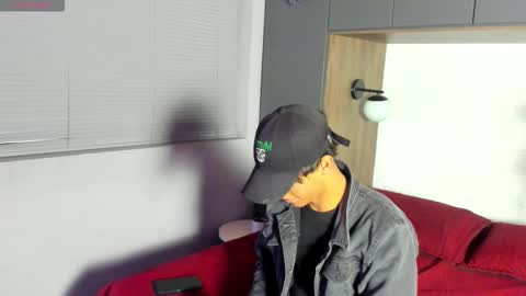 labrinthteasing online show from 22, 2, 2026