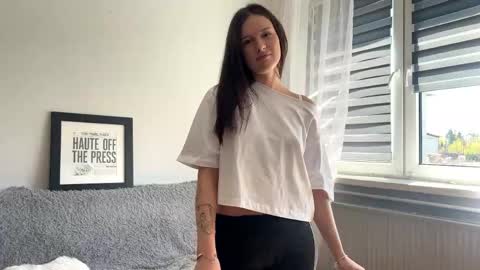 Snapshot of lacecurl chatting on 26, 4, 2026 Emma online show from 26, 4, 2026