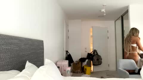 Snapshot of lacey_live chatting on 28, 4, 2026 Lacey online show from 28, 4, 2026