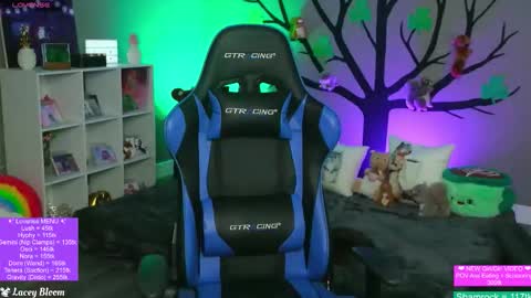 Lacey Bloom online show from 30, 3, 2026