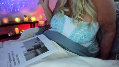 Snapshot of laceygrl chatting on 19, 4, 2026 Lacey online show from 19, 4, 2026