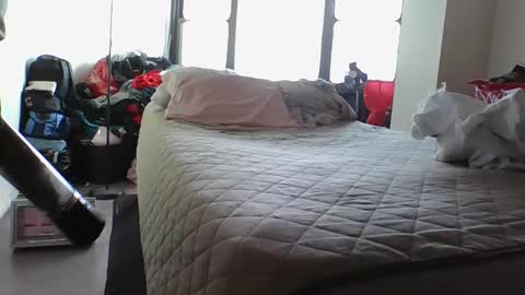 Snapshot of lachickadelbronx chatting on 3, 1, 2025 lachickadelbronx online show from 3, 1, 2025