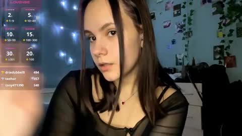 Snapshot of lacivierling chatting on 25, 10, 2025 Sarah online show from 25, 10, 2025