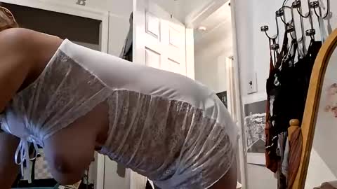 Snapshot of lacybell chatting on 14, 4, 2026 lacybell online show from 14, 4, 2026